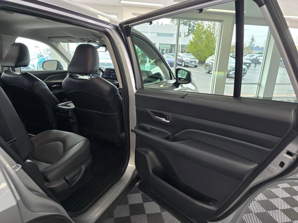 Used 2025 Toyota Grand Highlander AWD image 41