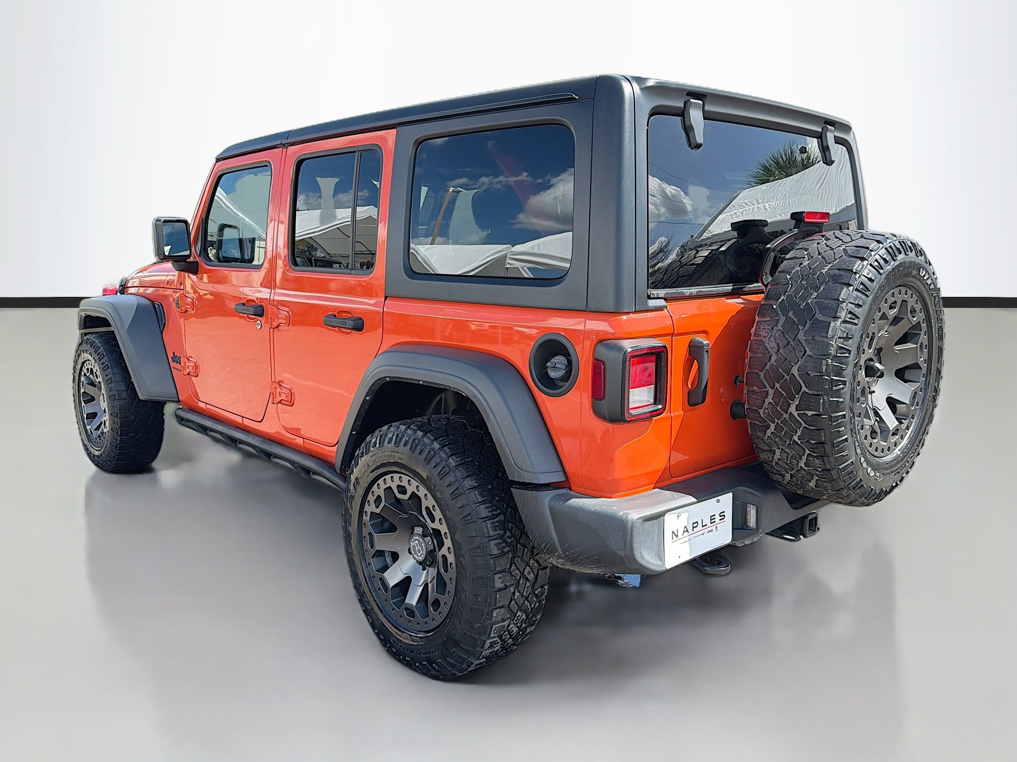 Used 2023 Jeep Wrangler Sport S image 5