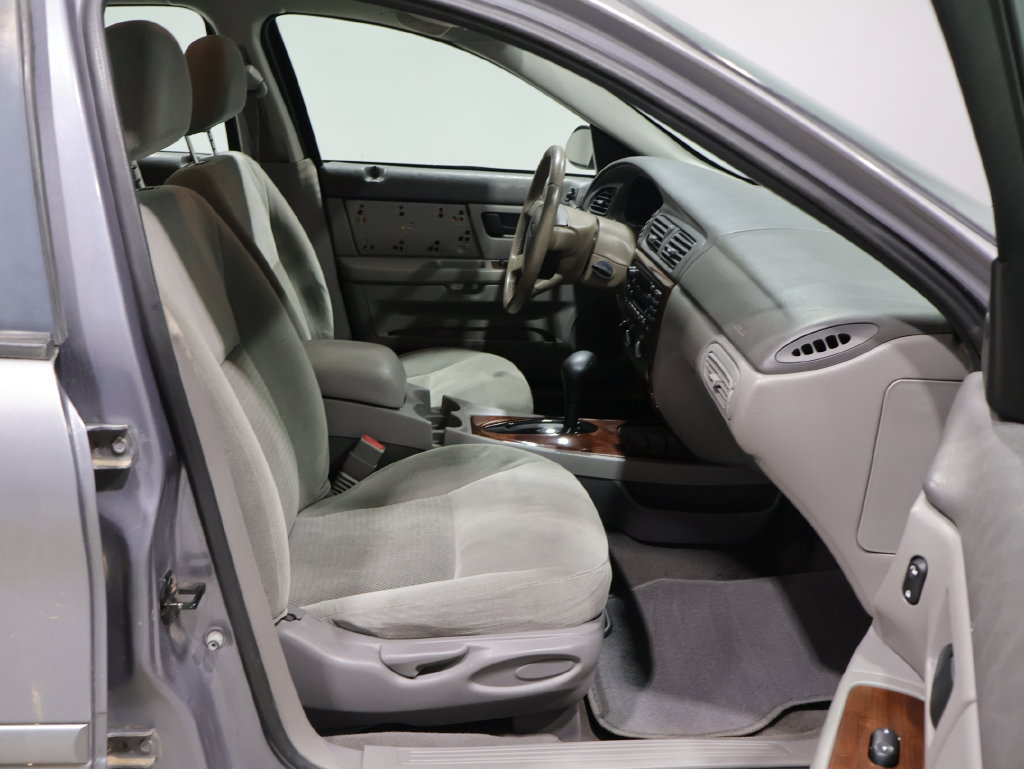 Used 2006 Ford Taurus SEL FWD image 24