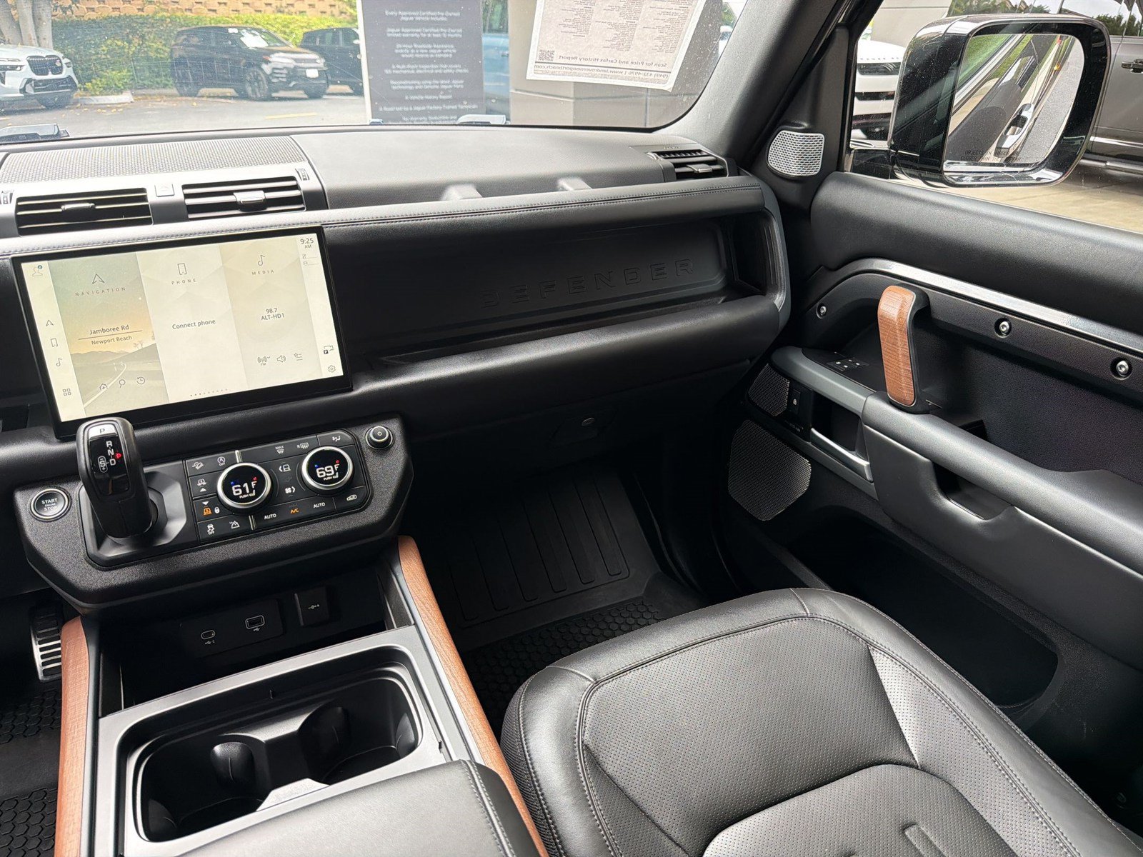 Used 2024 Land Rover Defender 130 X AWD/4WD image 30
