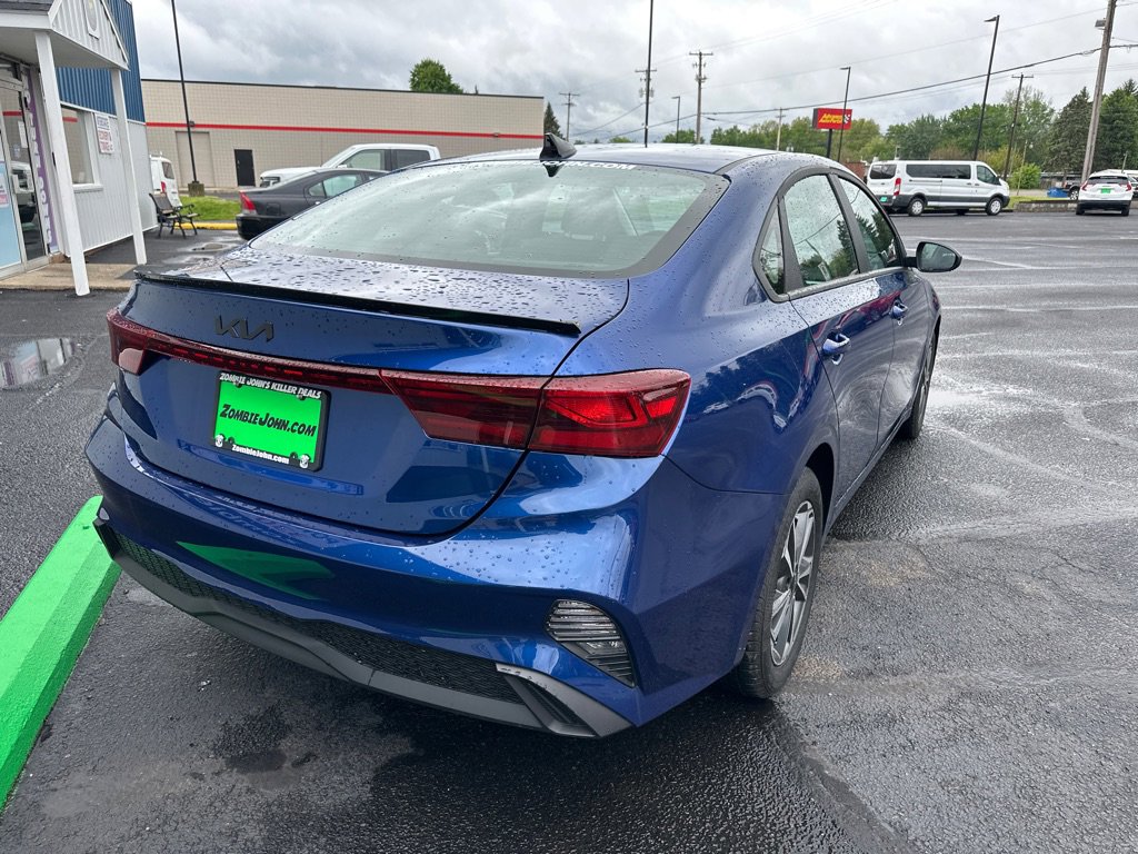Used 2024 Kia Forte LXS FWD image 7