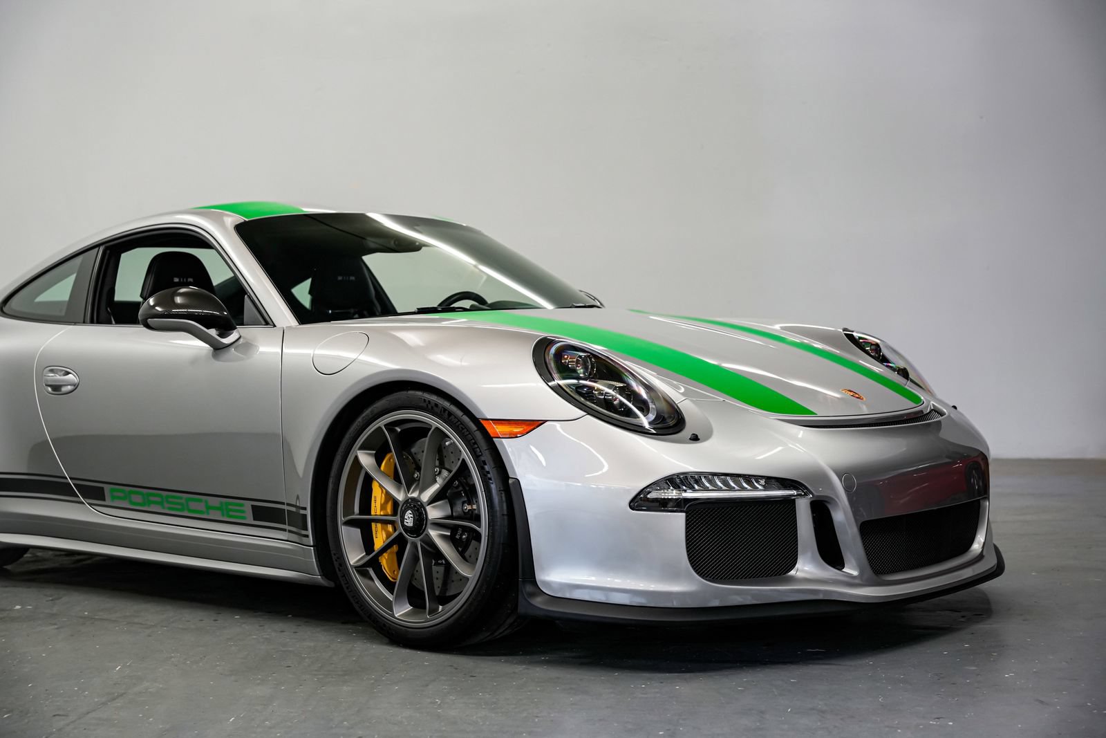 Used 2016 Porsche 911 R RWD image 45