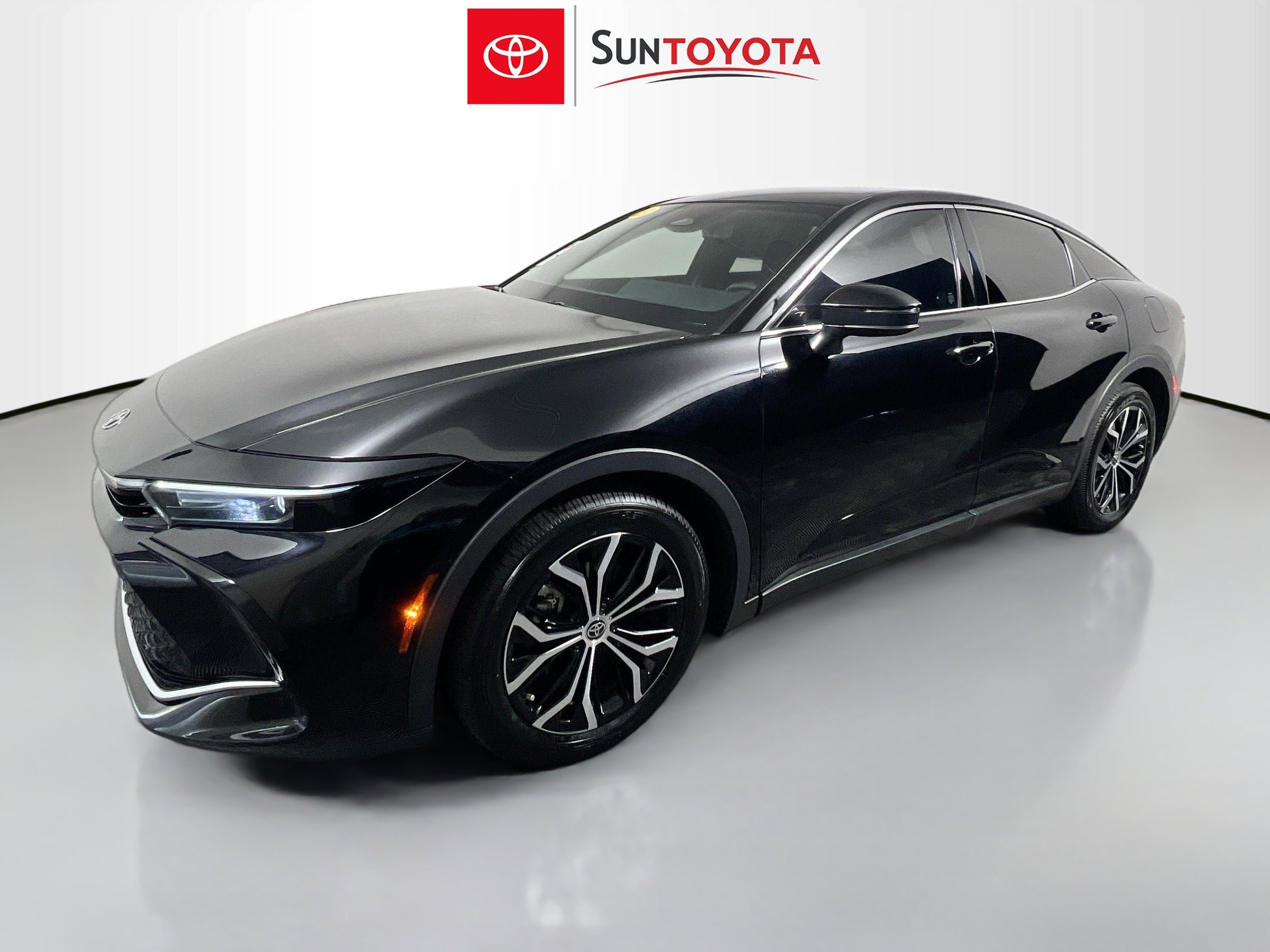 Used 2023 Toyota Crown XLE image 9