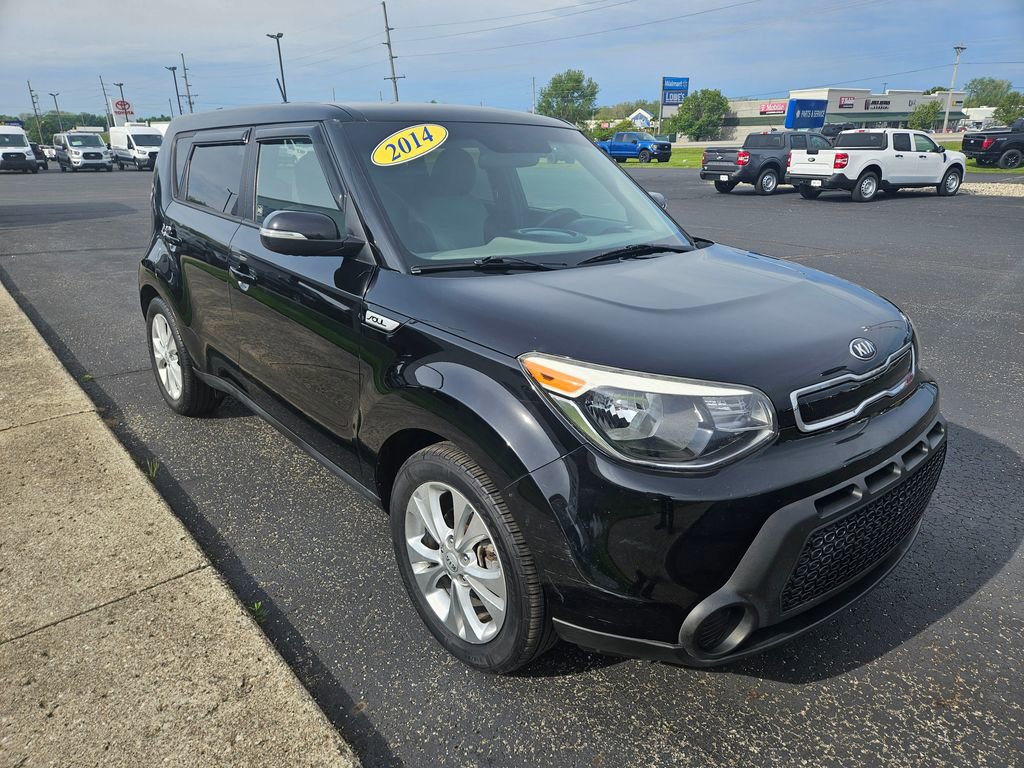 Used 2014 Kia Soul + FWD image 4
