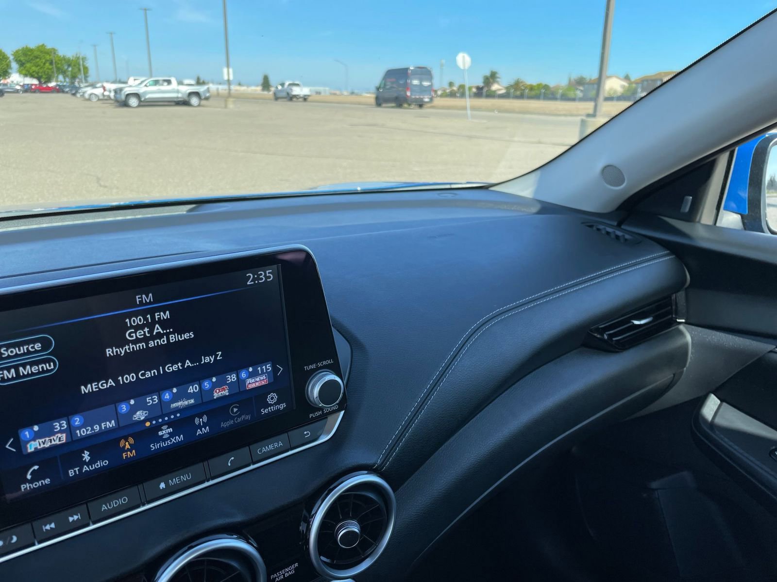 Used 2025 Nissan Sentra SV image 34