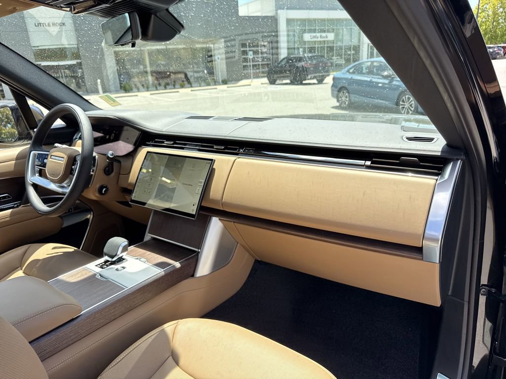 New 2025 Land Rover Range Rover SE AWD/4WD image 18