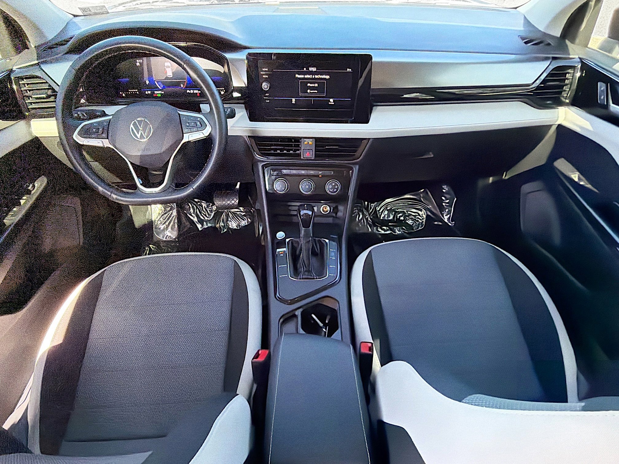 Used 2025 Volkswagen Taos S image 15