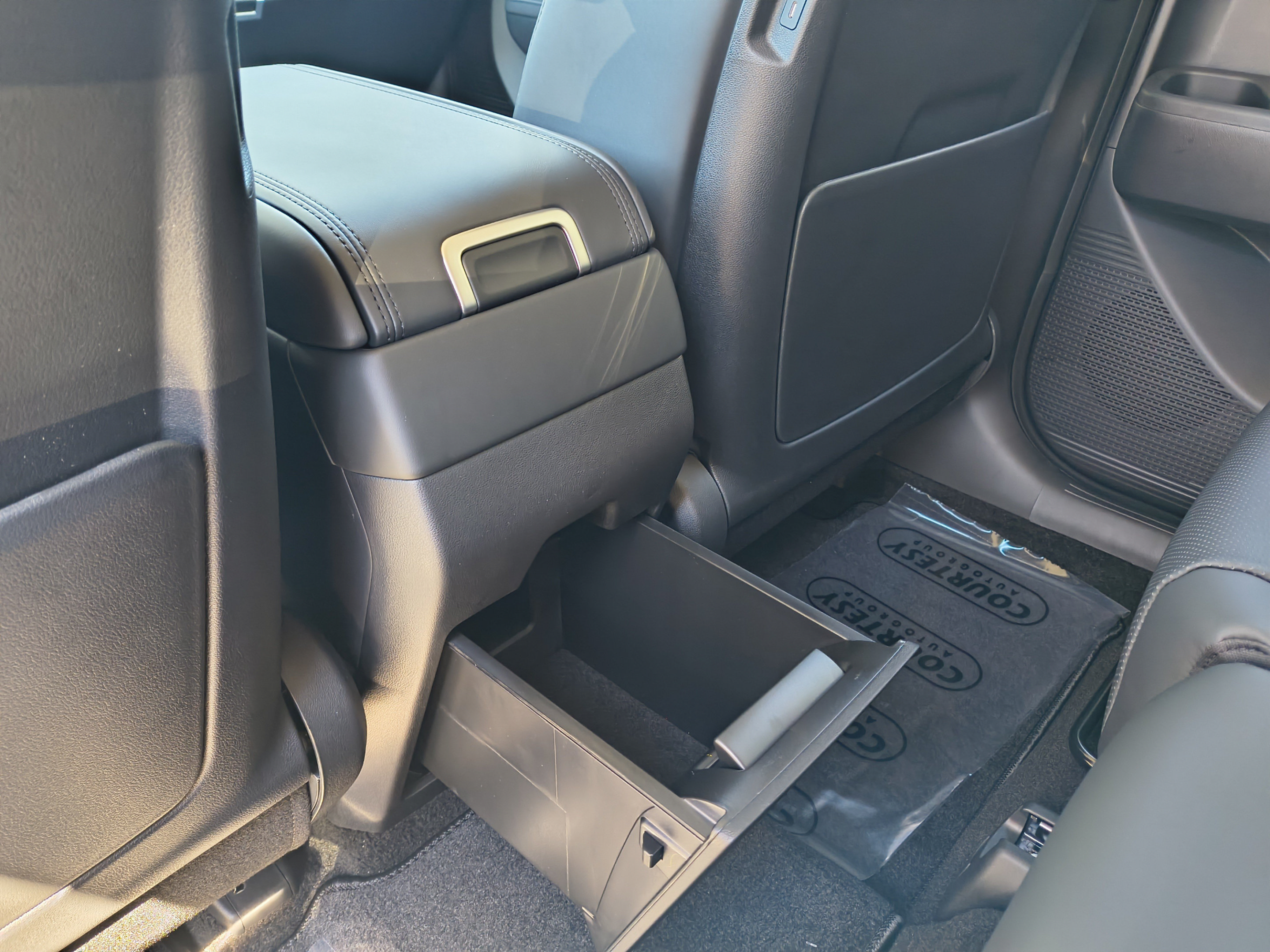 New 2027 Hyundai Santa Fe SEL FWD image 16