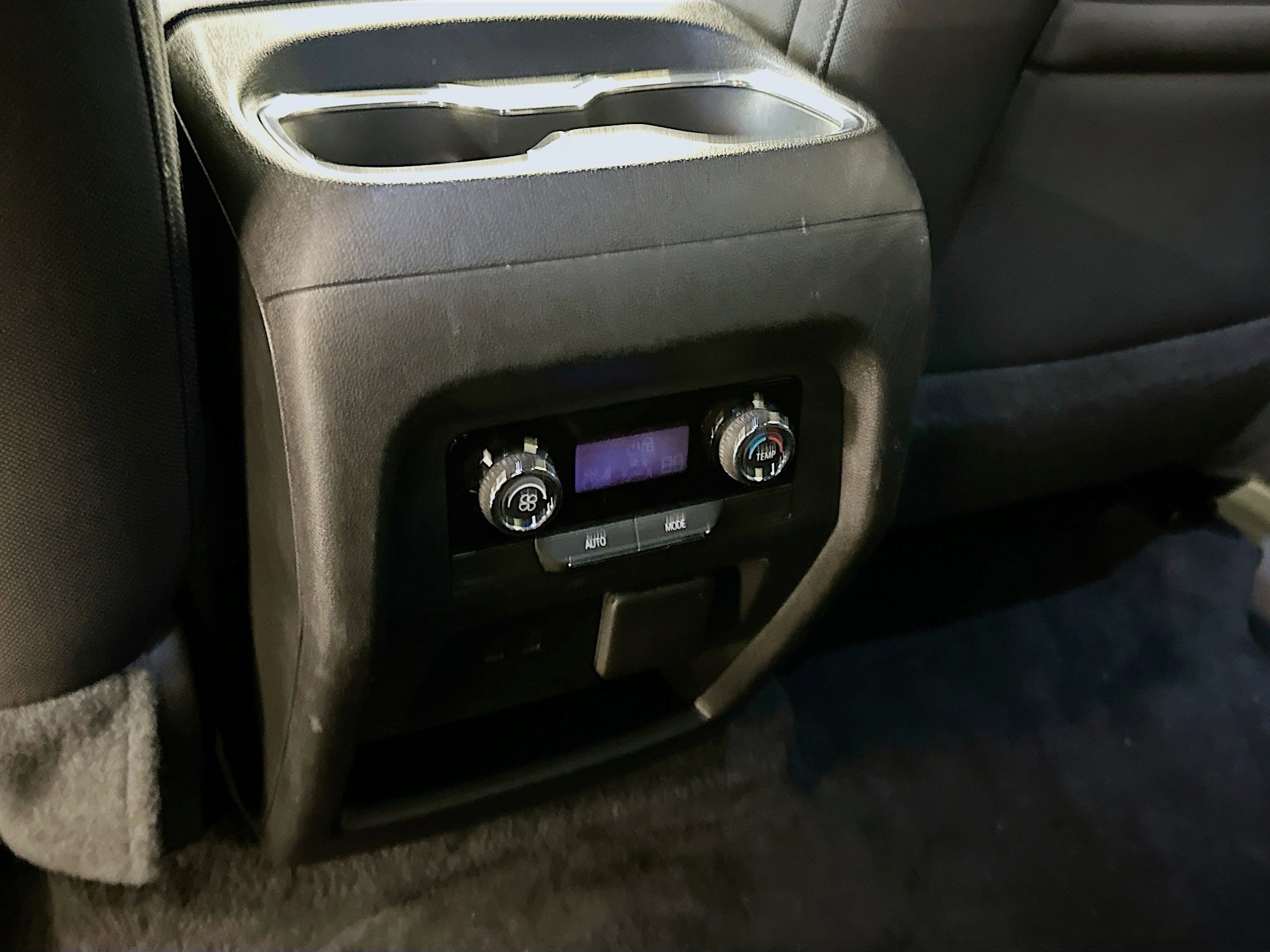 Used 2024 Chevrolet Traverse LT image 28