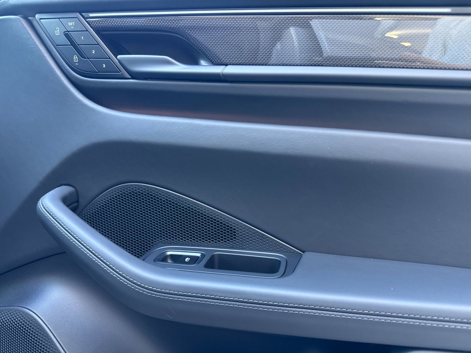 New 2026 Porsche Macan Turbo Electric image 20