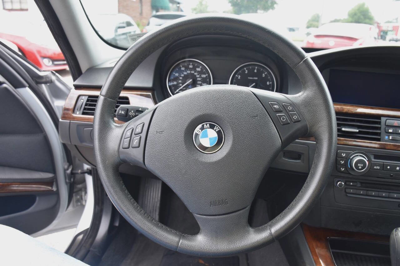 Used 2010 BMW 328i Sedan RWD image 18