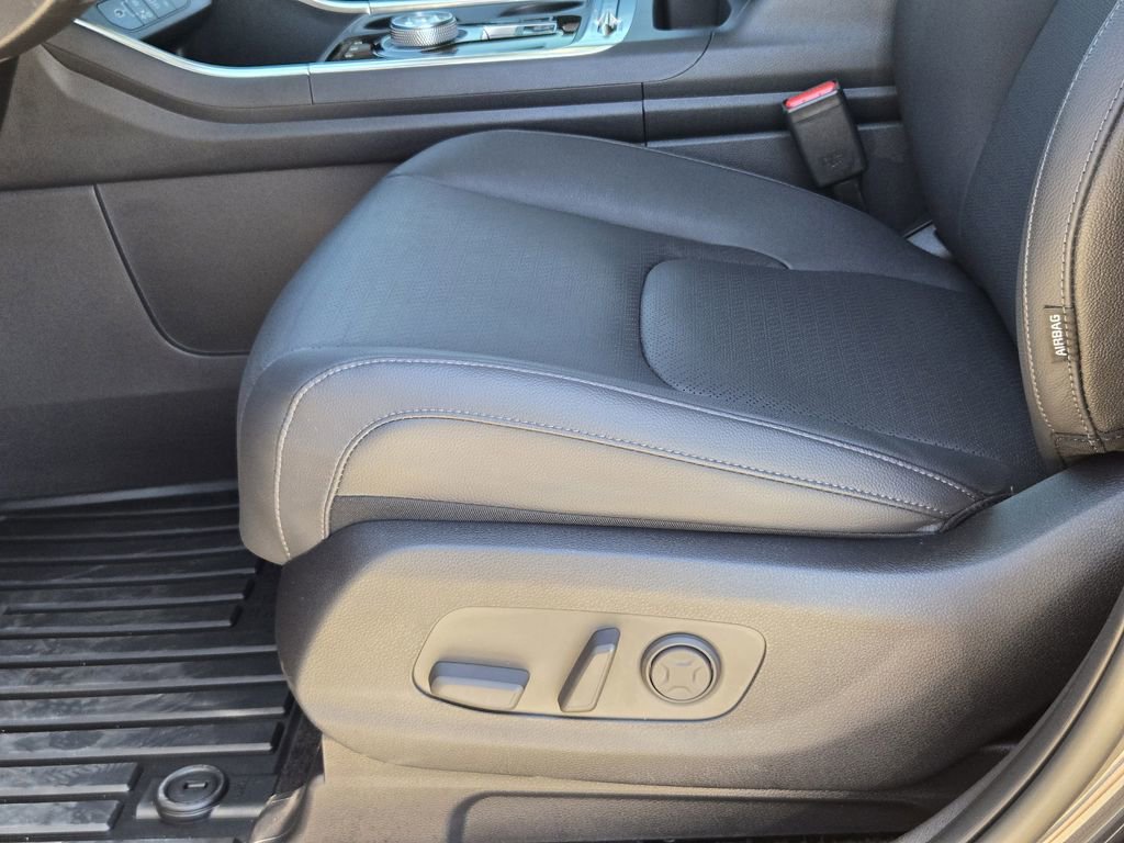 Certified 2026 Kia Carnival SX Prestige image 24