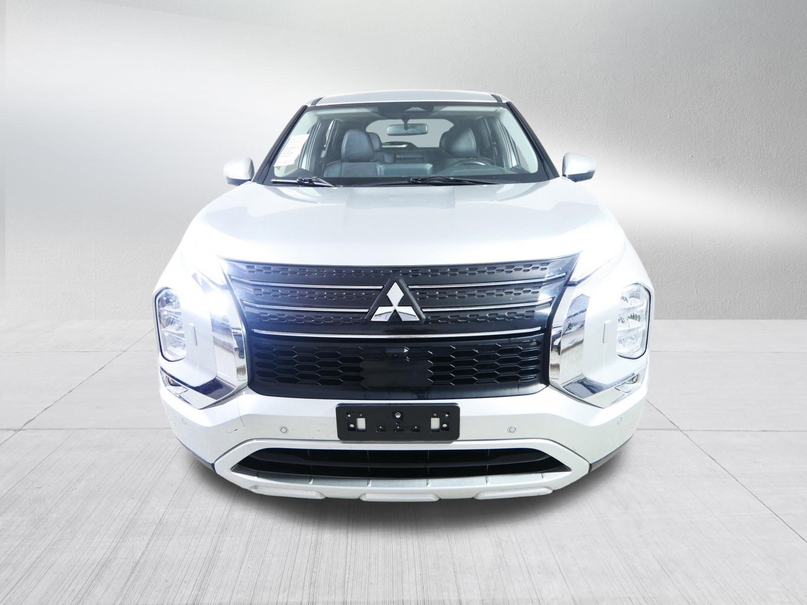 Used 2024 Mitsubishi Outlander SE video 2