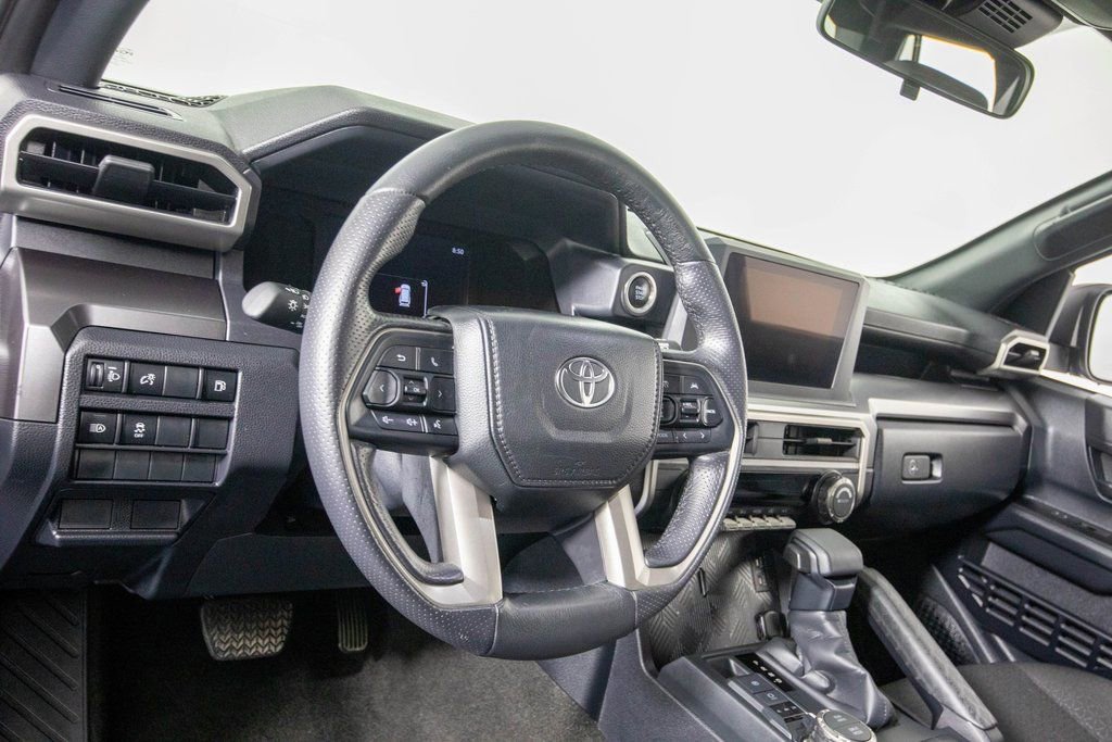 Used 2025 Toyota 4Runner SR5 image 17