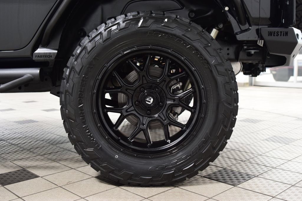 Used 2025 Jeep Wrangler Unlimited Sahara AWD/4WD image 25
