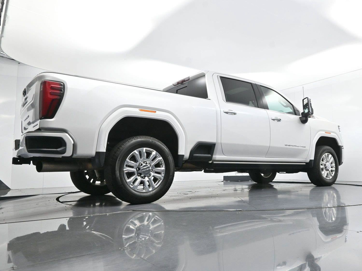 Used 2025 GMC Sierra 2500 Denali w/ Denali Reserve Package AWD/4WD image 47