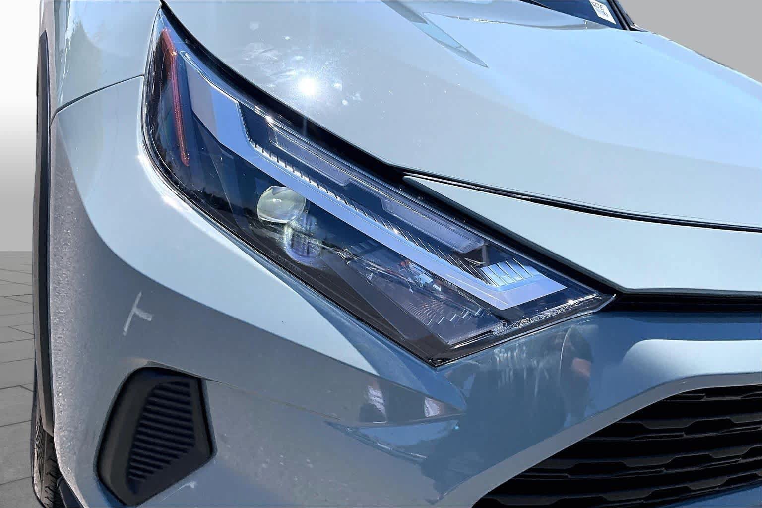 Certified 2022 Toyota RAV4 XLE w/ Convenience Package FWD image 27