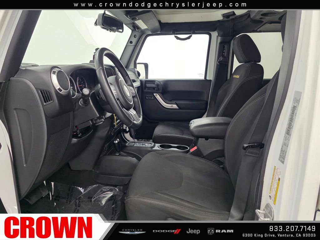 Used 2015 Jeep Wrangler Unlimited Sahara w/ Connectivity Group image 24