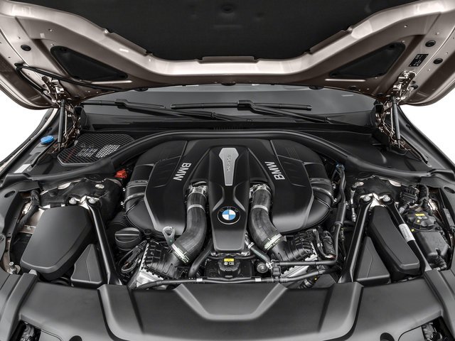 Used 2017 BMW 750i xDrive AWD/4WD image 13