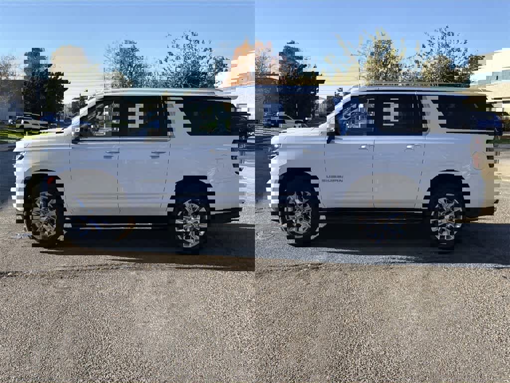 Used 2023 Chevrolet Suburban Premier image 7