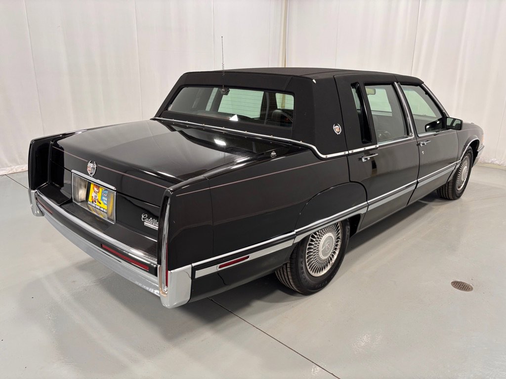 Used 1993 Cadillac Fleetwood Sedan FWD image 5