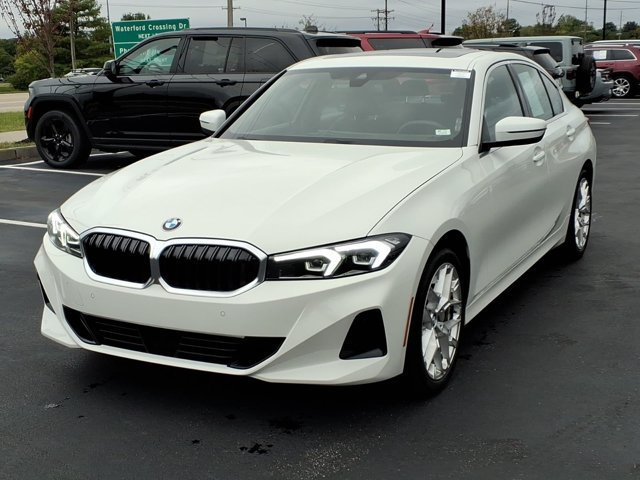 Used 2025 BMW 330i xDrive Sedan AWD/4WD image 2