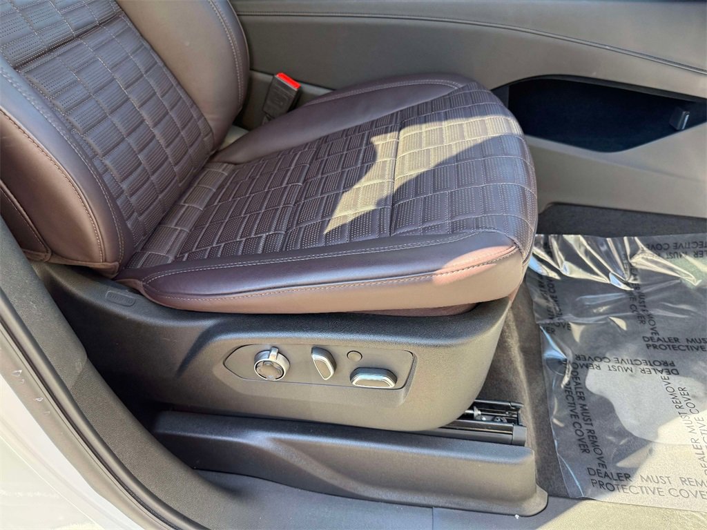 Used 2024 Cadillac Escalade ESV Sport Platinum w/ LPO, ONYX Package image 15