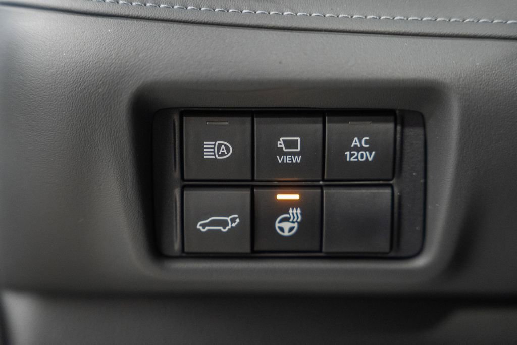 New 2026 Toyota Highlander Platinum image 47