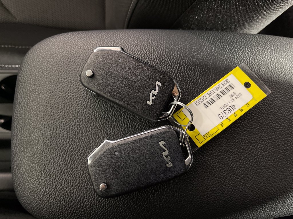 Used 2024 Kia Forte LXS w/ LXS Technology Package FWD image 26
