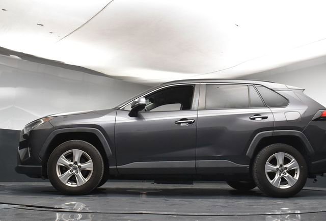 Used 2020 Toyota RAV4 XLE image 34