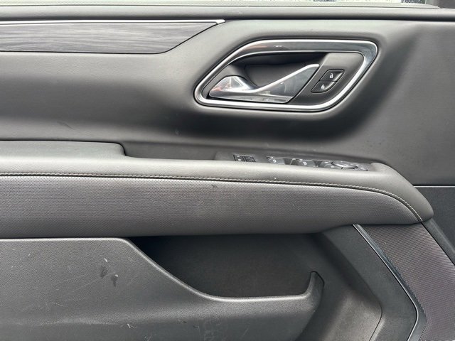 Used 2024 GMC Yukon XL SLT w/ SLT Premium Package image 32