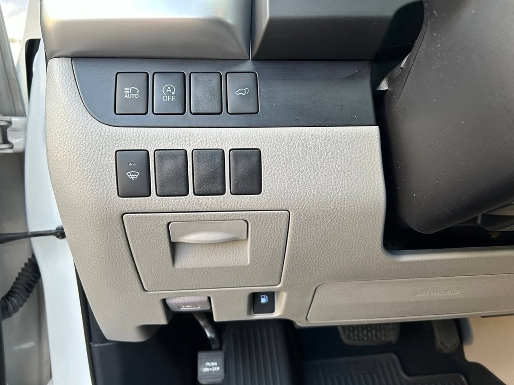 Used 2018 Toyota Highlander Plus AWD/4WD image 19
