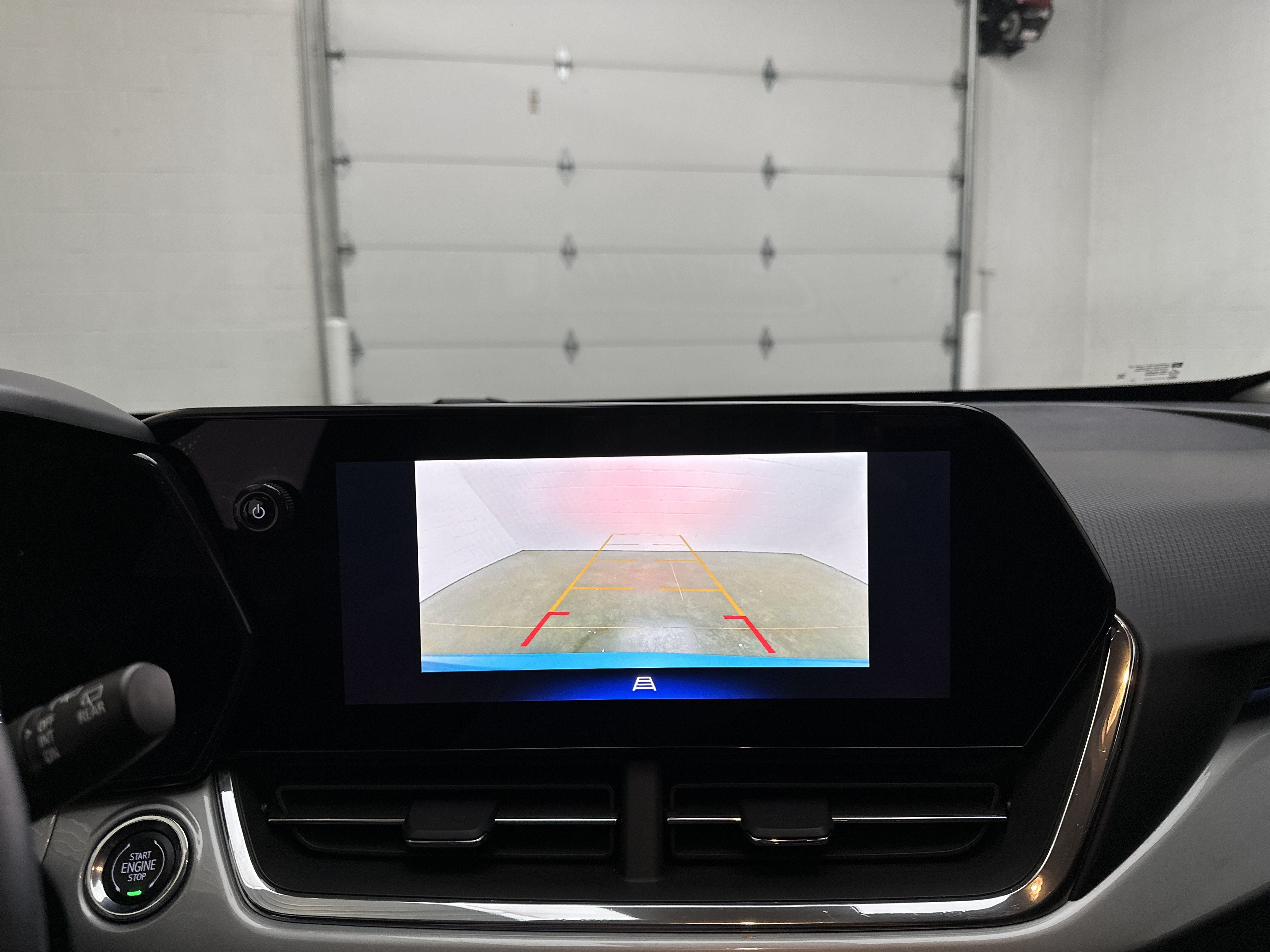 Used 2025 Chevrolet Trax LT w/ Driver Confidence Package FWD image 29