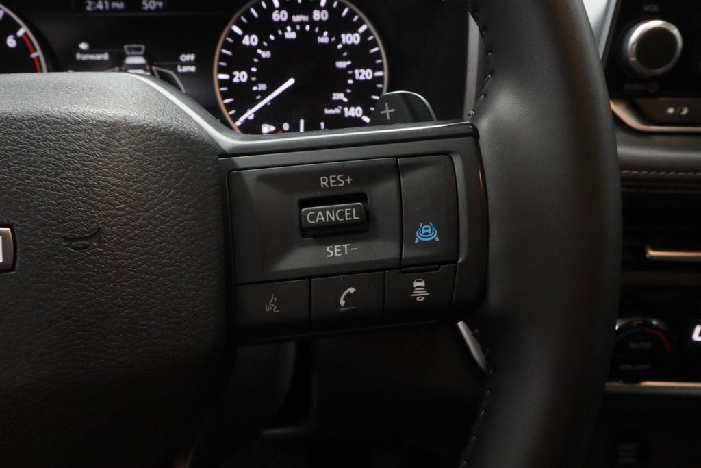 Certified 2025 Nissan Rogue SV image 30