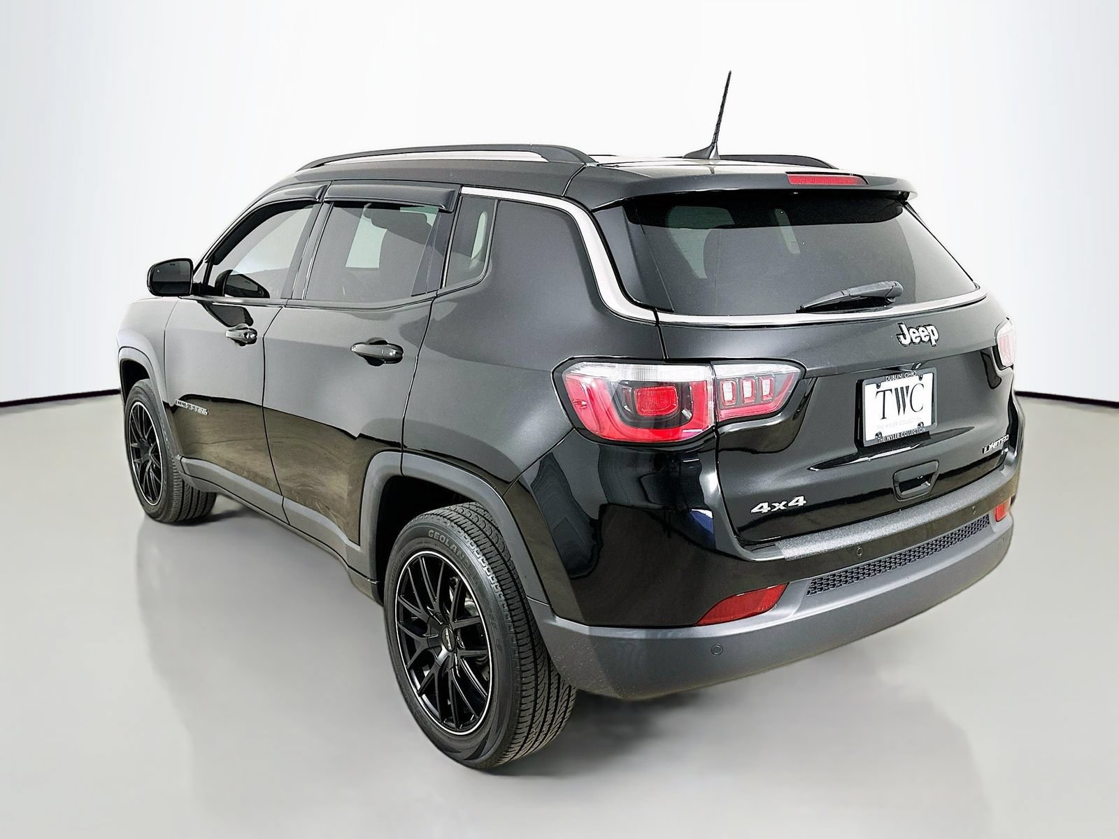 Used 2019 Jeep Compass Limited w/ Safety & Security Group AWD/4WD image 7
