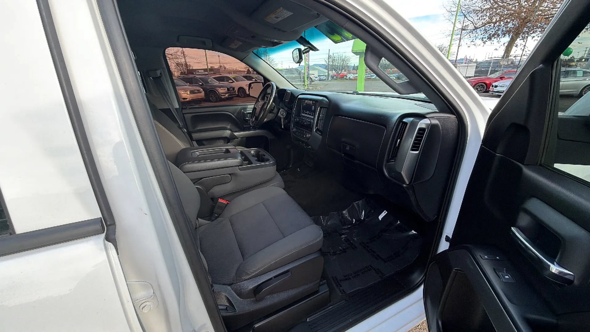 Used 2018 Chevrolet Silverado 1500 LT w/ Trailering Package AWD/4WD image 14