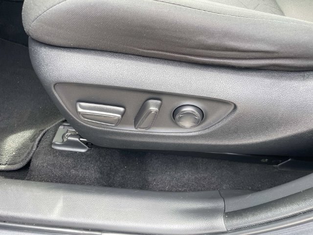 Used 2024 Toyota RAV4 XLE FWD image 22