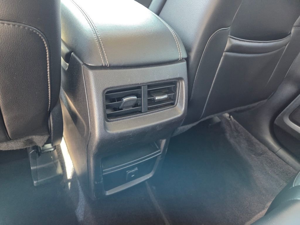 Used 2016 Ford Edge Titanium image 6