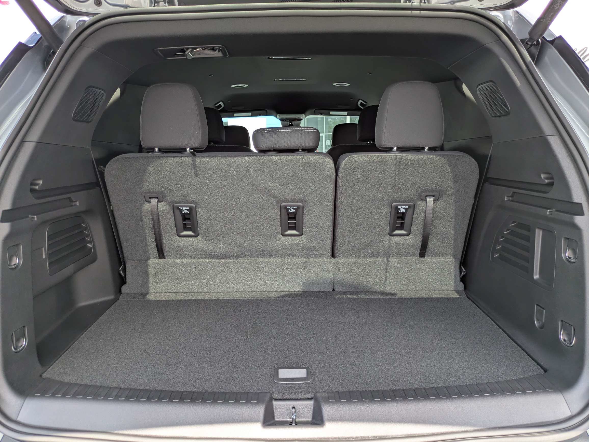 New 2027 Chevrolet Traverse LT w/ Driver Confidence Package FWD image 7