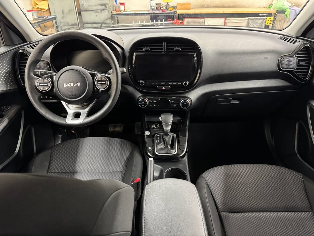 Used 2023 Kia Soul S FWD image 17