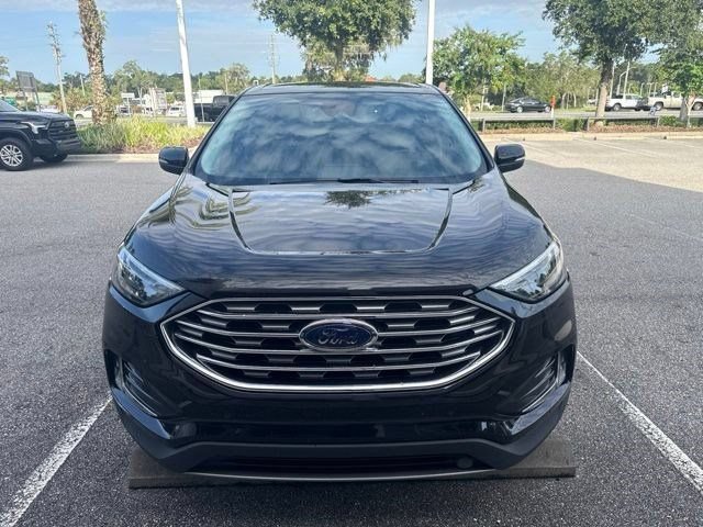 Used 2022 Ford Edge Titanium AWD/4WD image 2