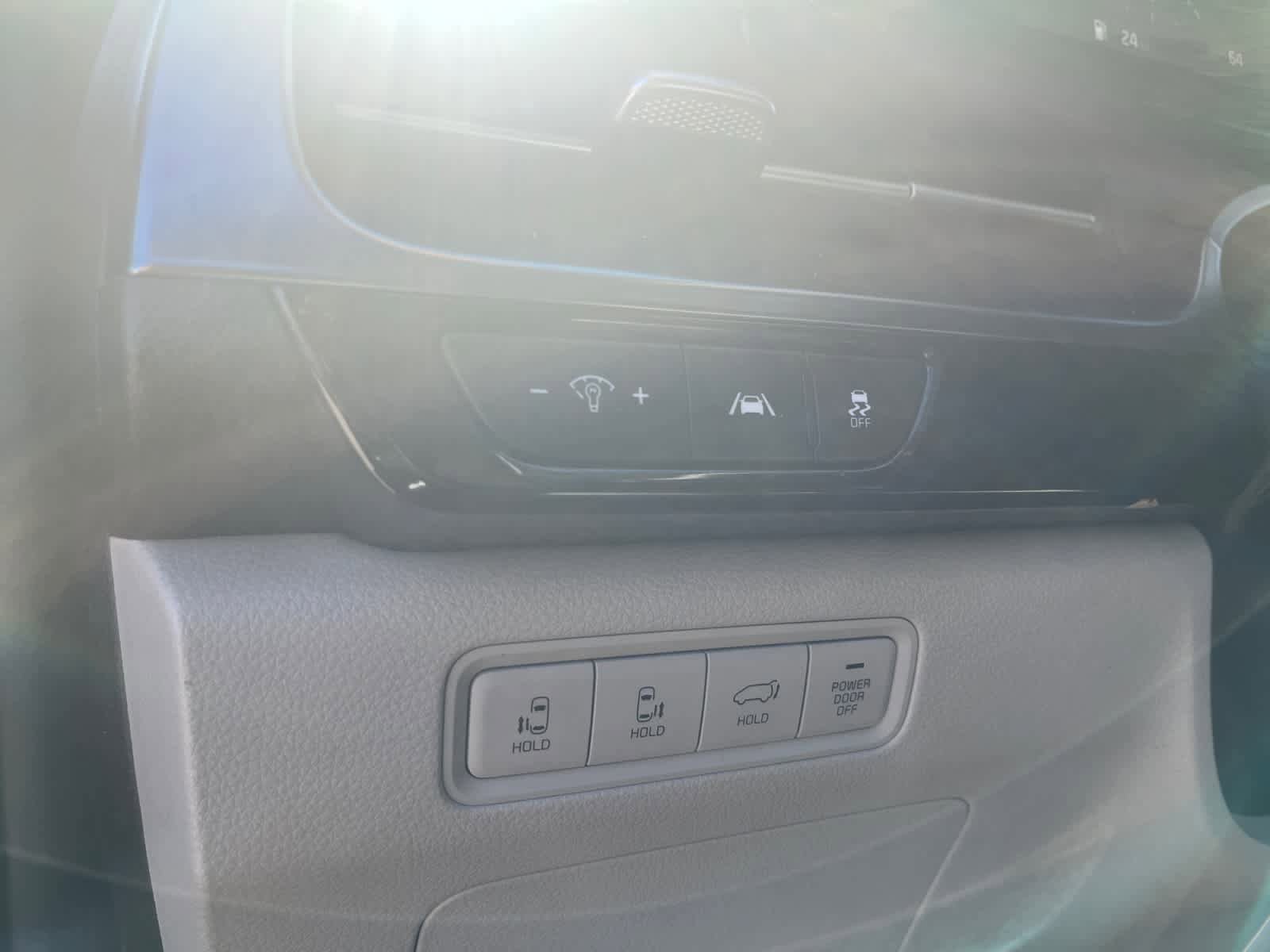Used 2022 Kia Carnival SX Prestige FWD image 32
