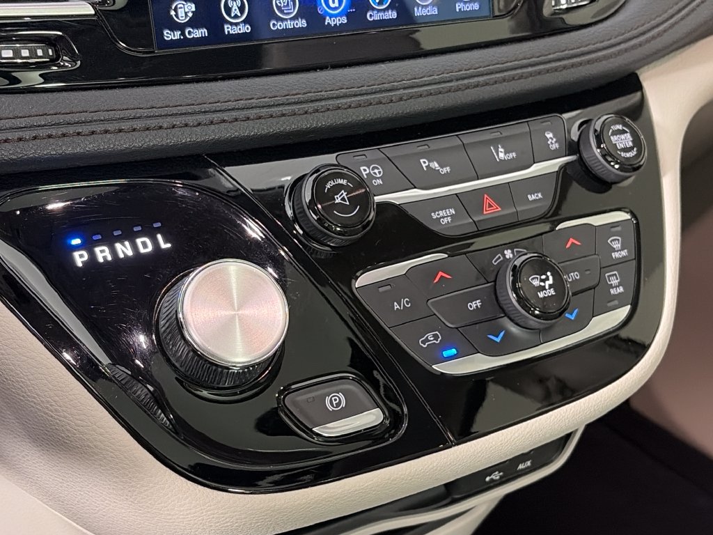 Used 2017 Chrysler Pacifica Limited w/ Advanced Safetytec Group FWD image 20