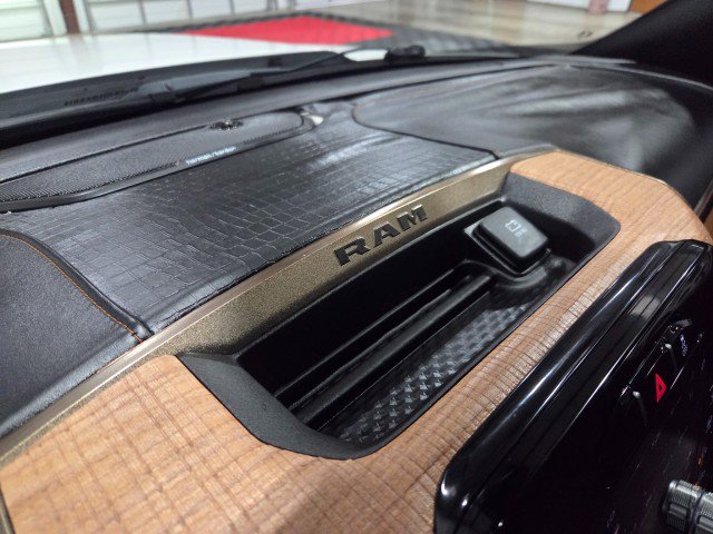 Used 2020 RAM 2500 Limited image 64