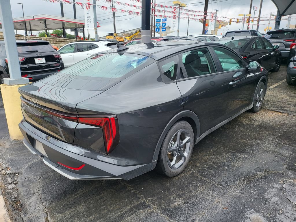 Used 2025 Kia K4 FWD image 7