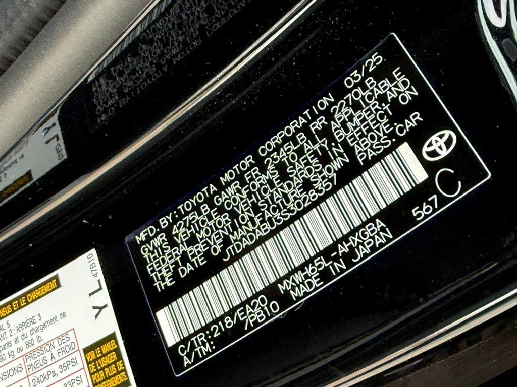 Used 2025 Toyota Prius XLE image 25