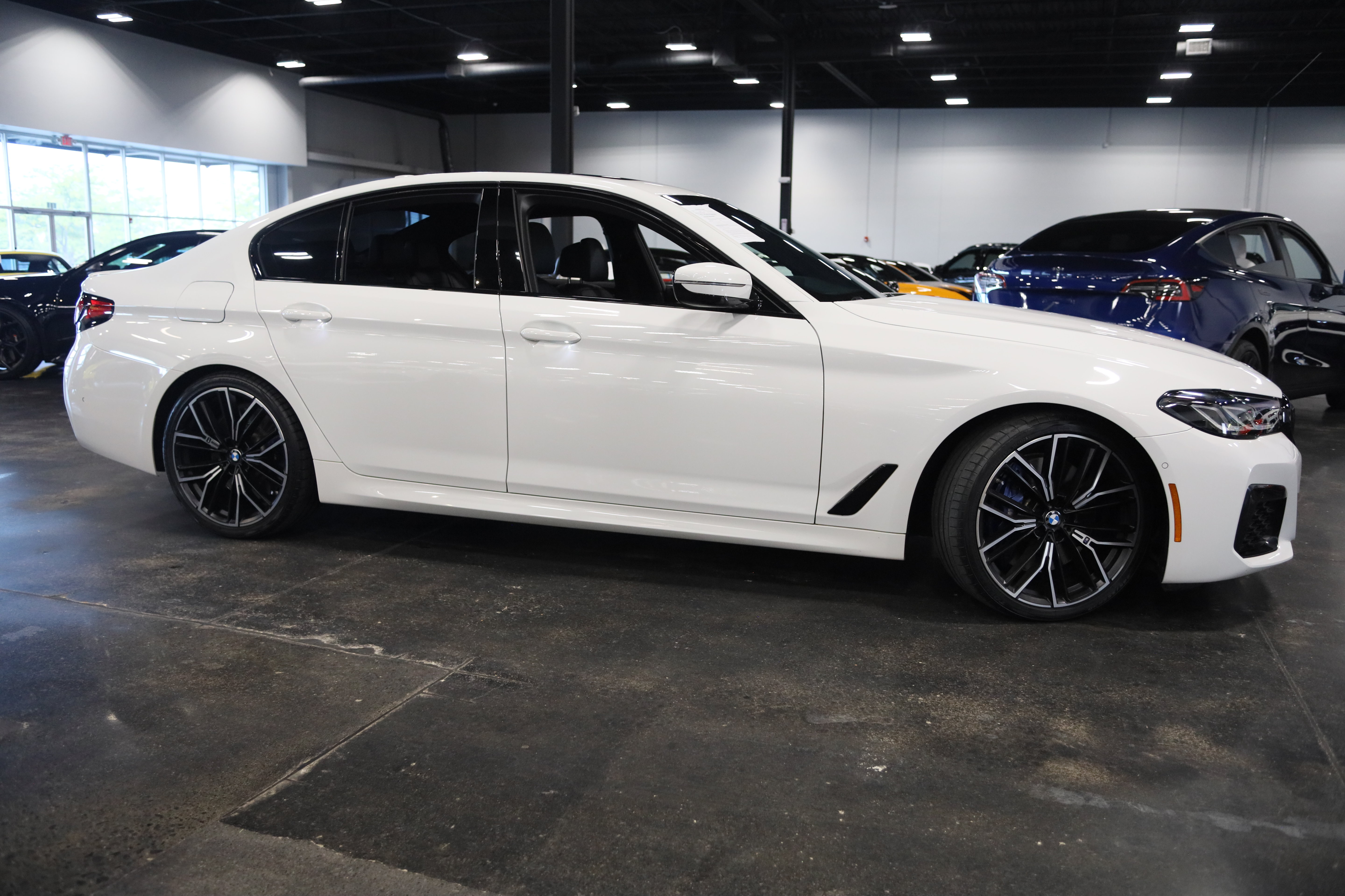 Used 2022 BMW M550i xDrive w/ Premium Package AWD/4WD image 8