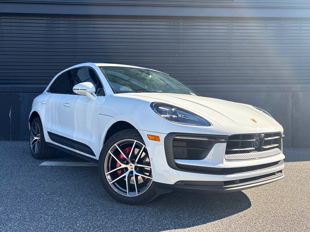 Certified 2023 Porsche Macan S AWD/4WD image 12