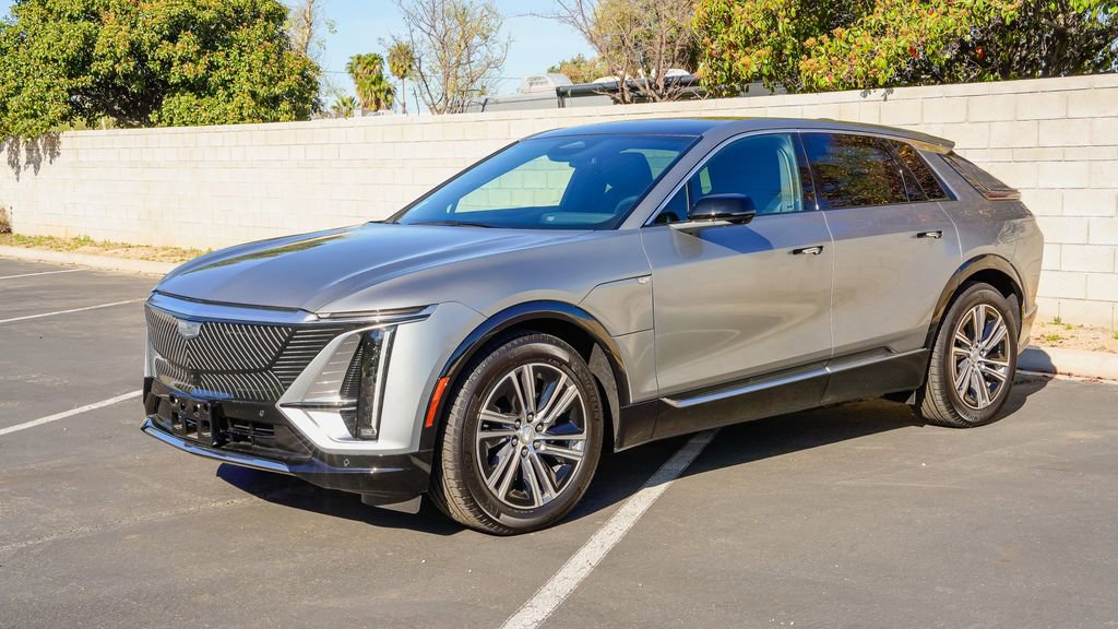 New 2026 Cadillac Lyriq Luxury w/ LPO, Floor Liner Package image 3