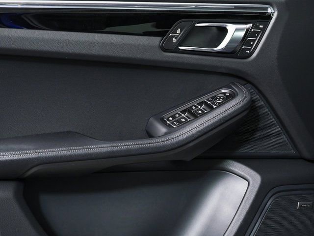 New 2026 Porsche Macan image 6